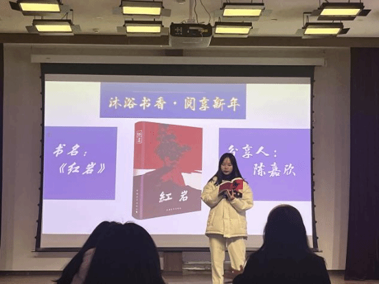 青春奉献家乡，谱写靓丽华章——教育学院“返家乡”社会实践活动